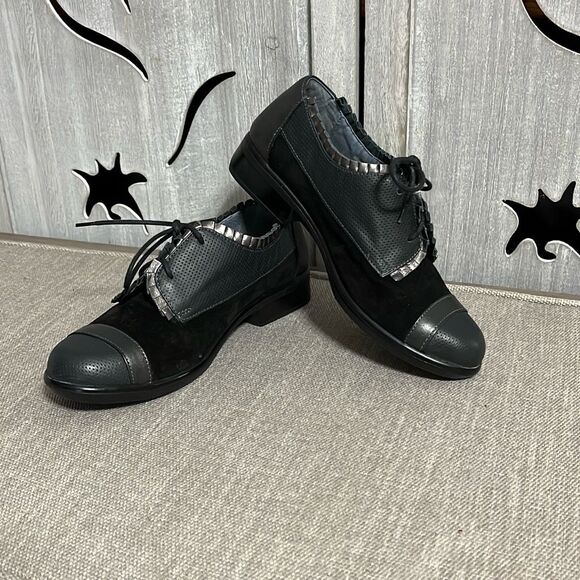 NAOT Leather Suede Oxford Shoes Cap-Toe Ruffled Women Sz 36/5.5 - Picture 1 of 10